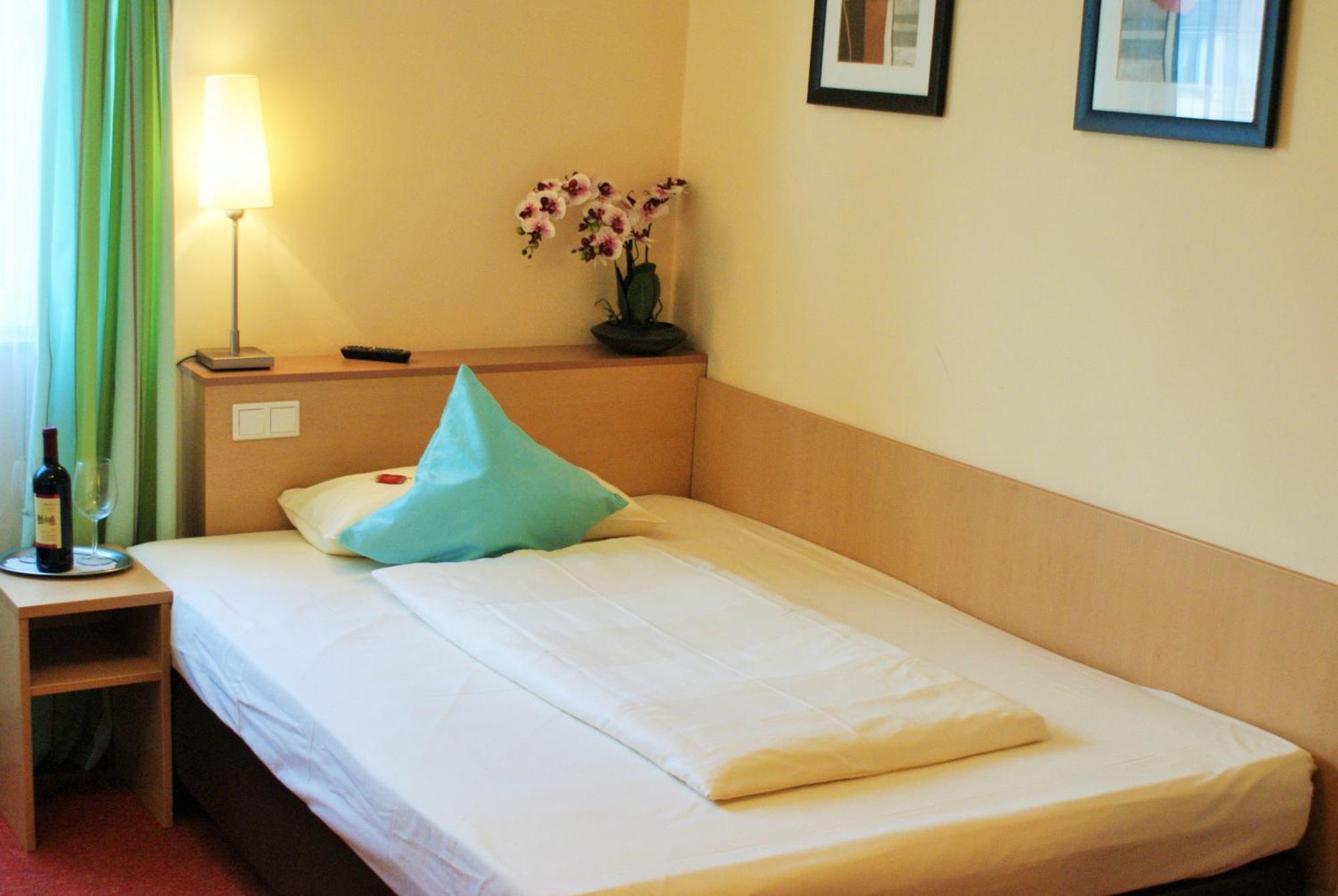 Hotel Petersburg Superior Düsseldorf Zewnętrze zdjęcie